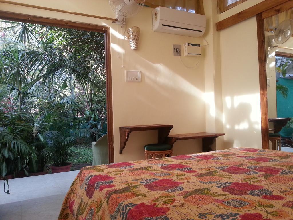 Michele'S Garden Bed and Breakfast Anjuna Exterior foto