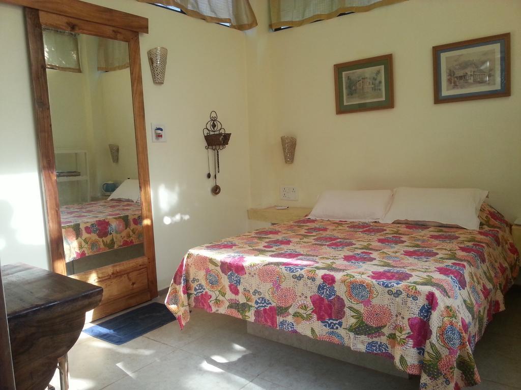 Michele'S Garden Bed and Breakfast Anjuna Exterior foto